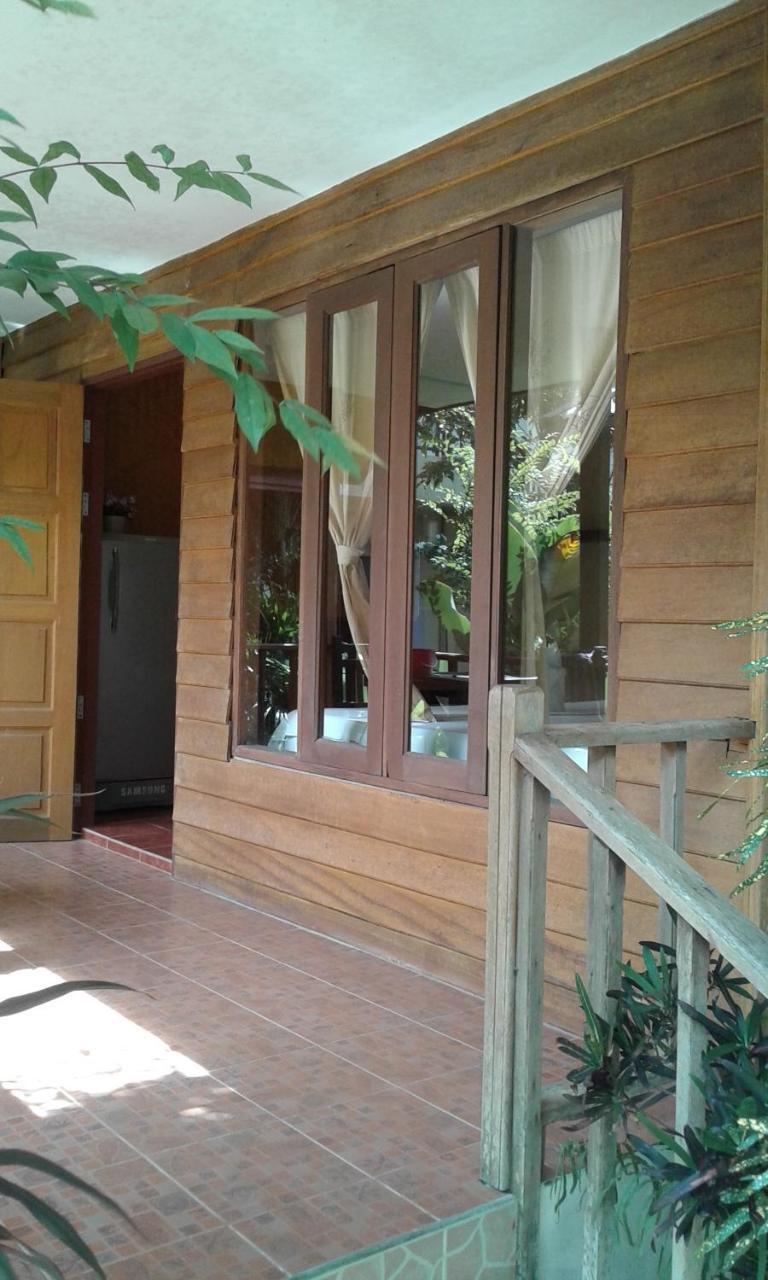 Haad Yao Sunset Bungalow Pokoj fotografie